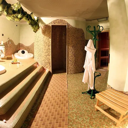 Western Dei Cavalieri Отель 4*