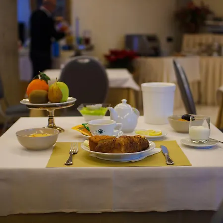 Western Dei Cavalieri Отель Барлетта