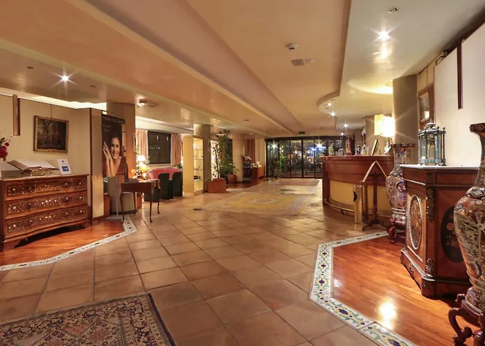 ホテル ベストウエスタン デイ カヴァリエリ 4*