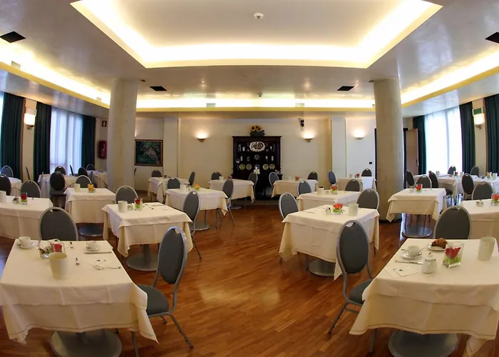 ホテル ベストウエスタン デイ カヴァリエリ バルレッタ