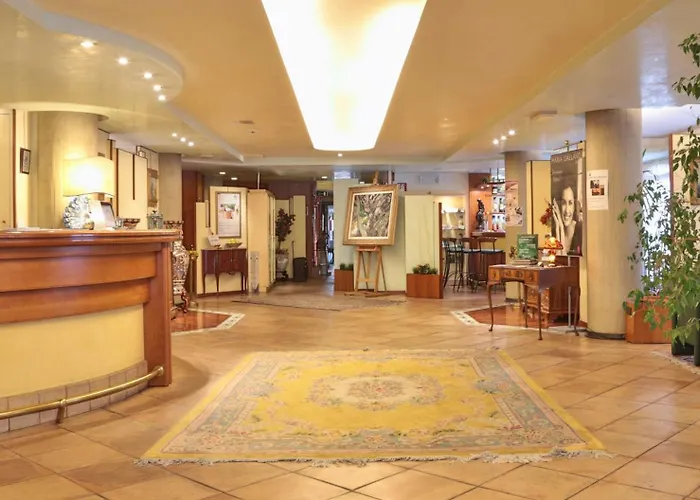 ホテル ベストウエスタン デイ カヴァリエリ 4*